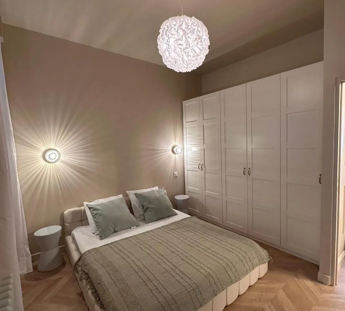 Le Petit Palace 니스 0*,